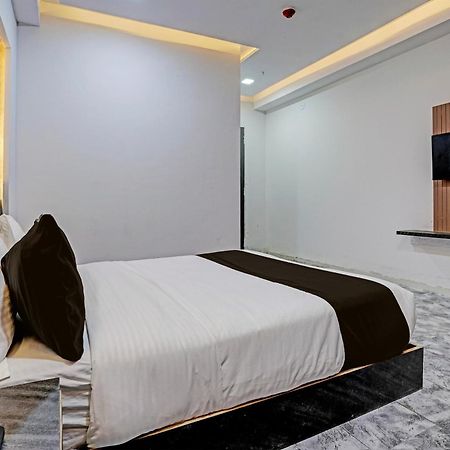 Hotel O Star Galaxy Surat Zewnętrze zdjęcie