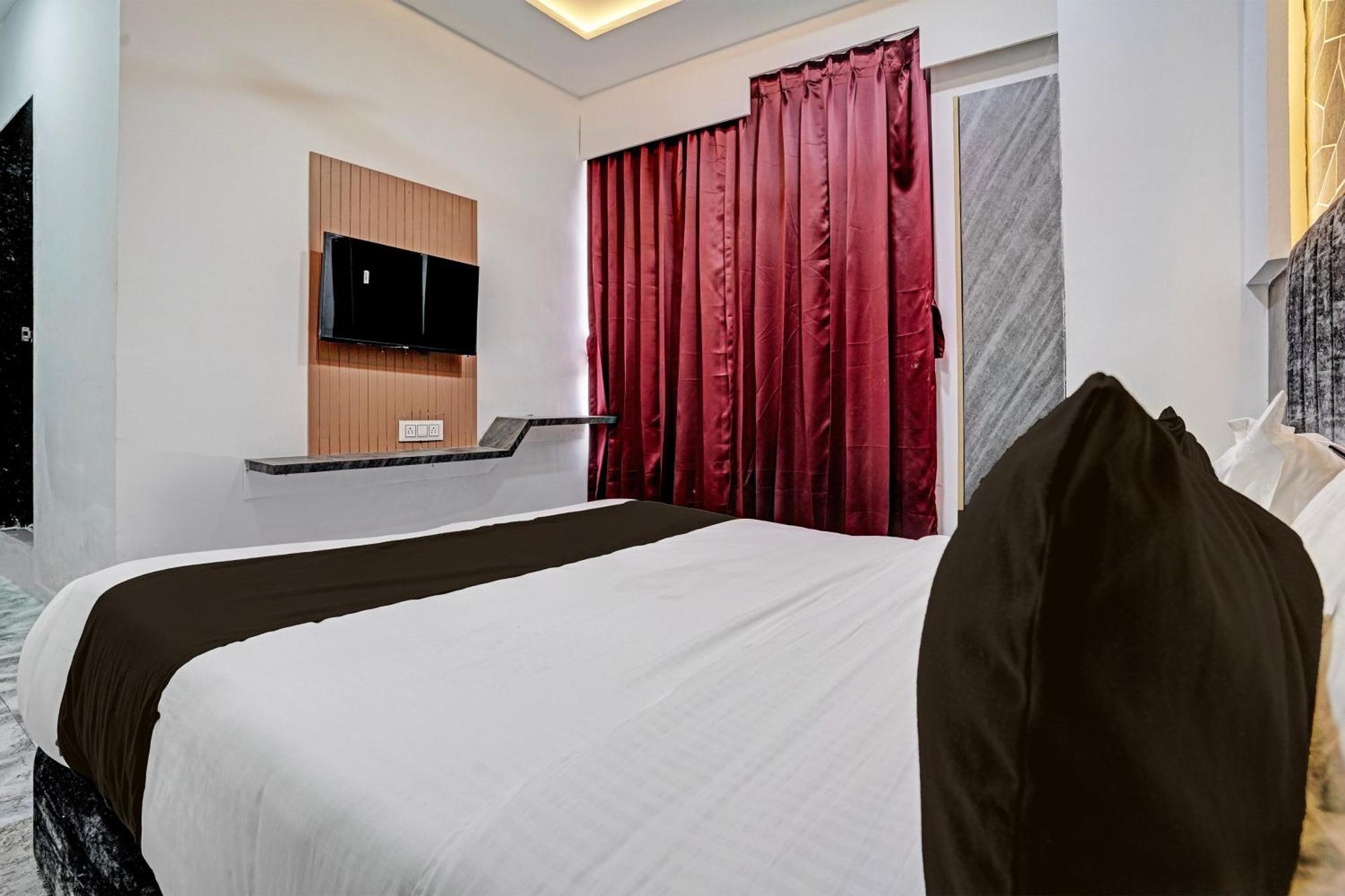 Hotel O Star Galaxy Surat Zewnętrze zdjęcie