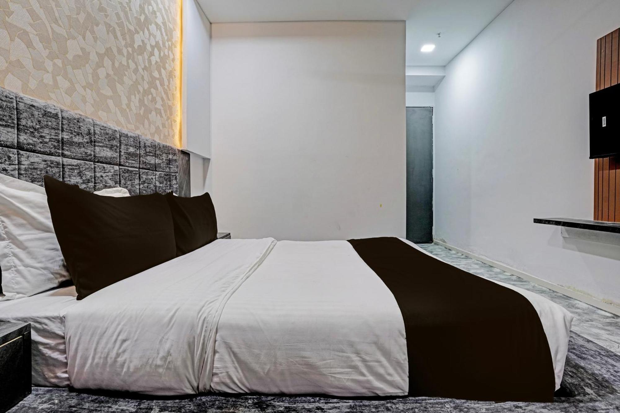 Hotel O Star Galaxy Surat Zewnętrze zdjęcie