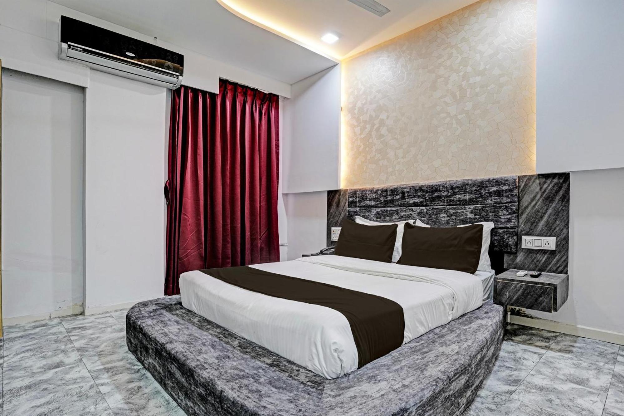 Hotel O Star Galaxy Surat Zewnętrze zdjęcie