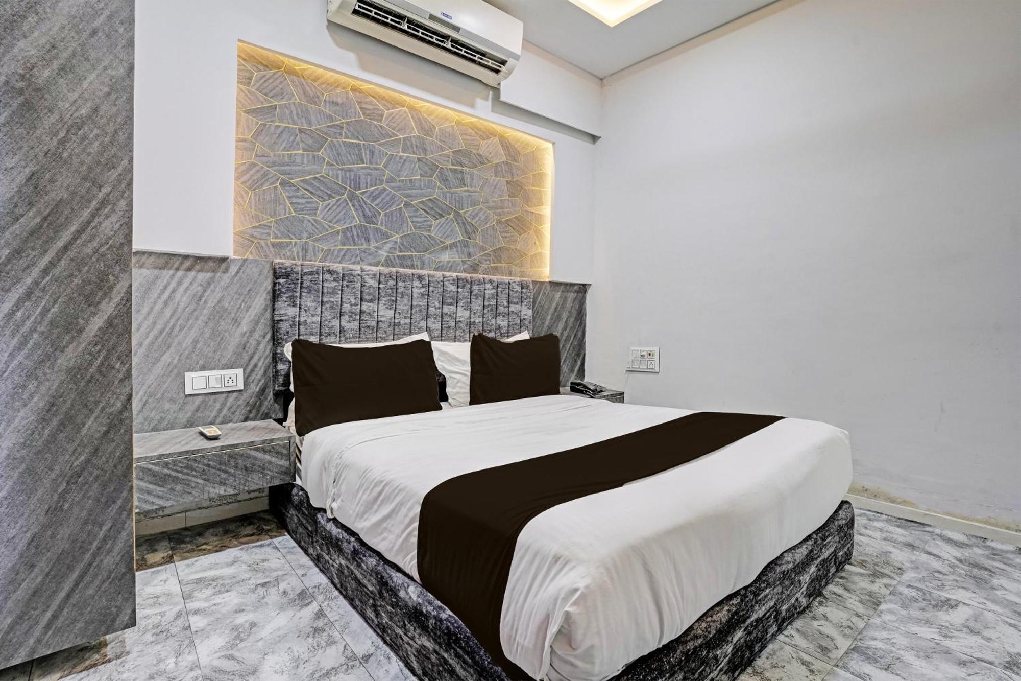 Hotel O Star Galaxy Surat Zewnętrze zdjęcie